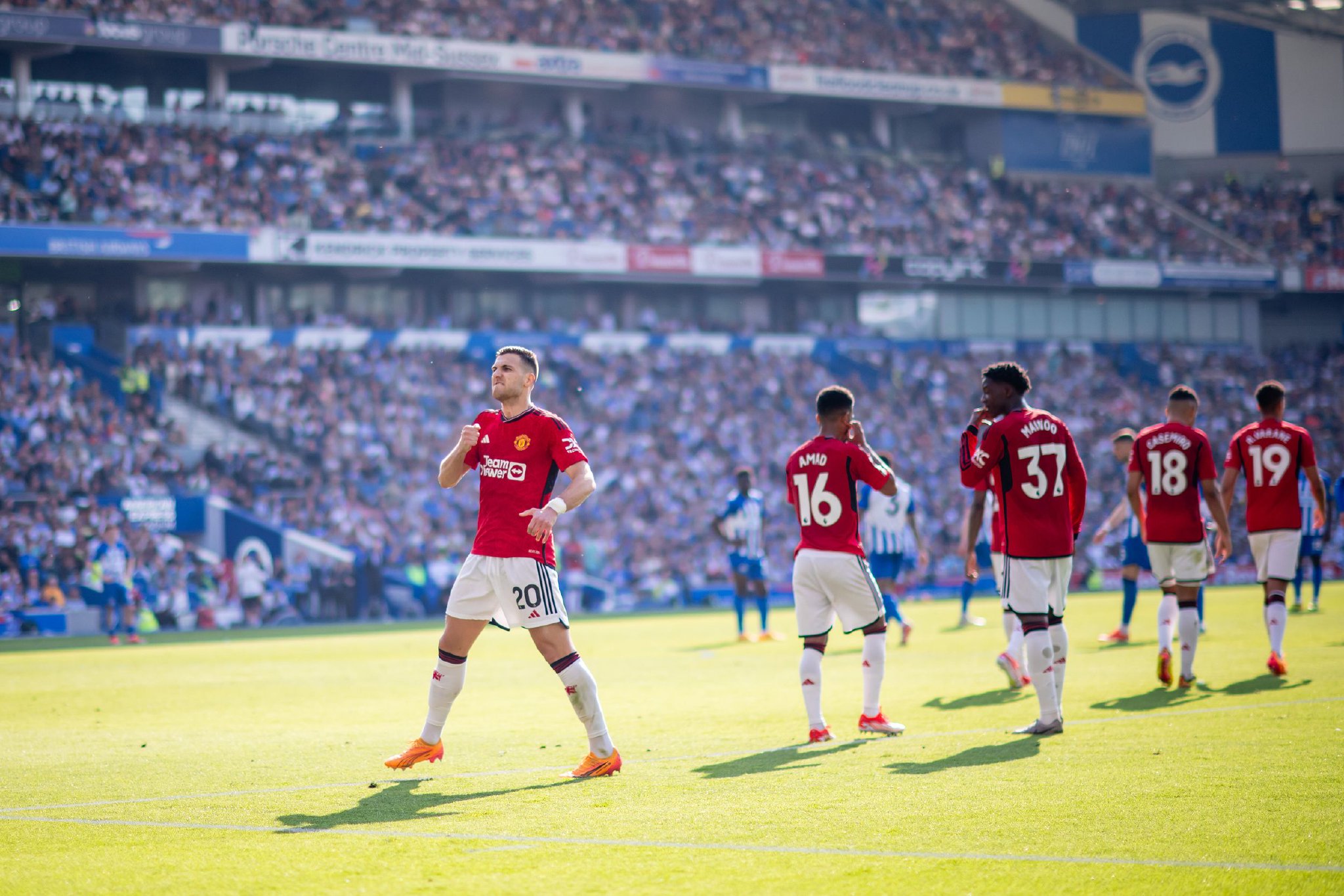 这一消息引 这一消息引